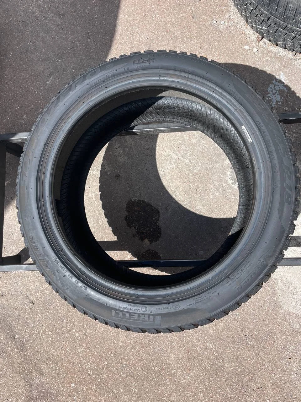 Pirelli Winter Sottozero 3 235/45 R18 б/в шина — StockTire